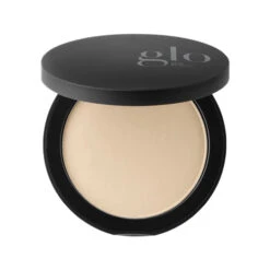 Glo Skin Beauty Pressed Base - Golden Light -Cosmetic Shop Pressed Base Natural Fair 45620 1836 detail